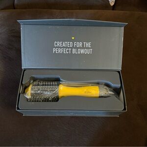 Single Shot Drybar Vibrant Yellow Blow-Dryer Brush